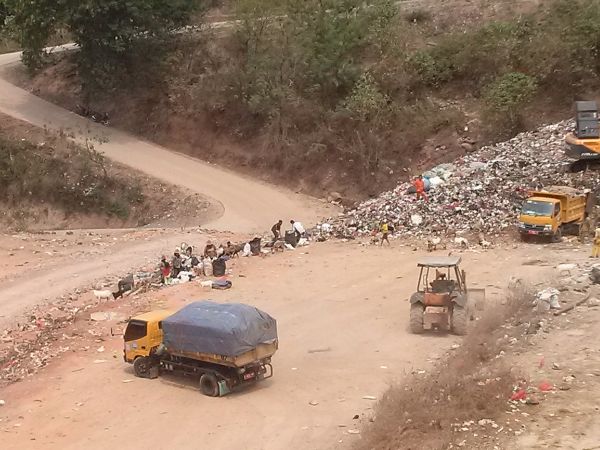 Lapangan bola sampah