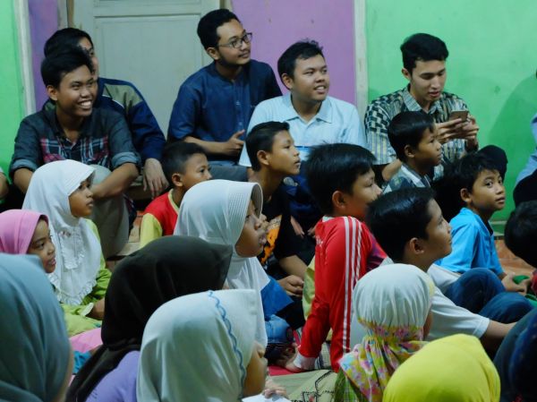 Berbagi untuk Silaturahmi yang Lebih Berarti